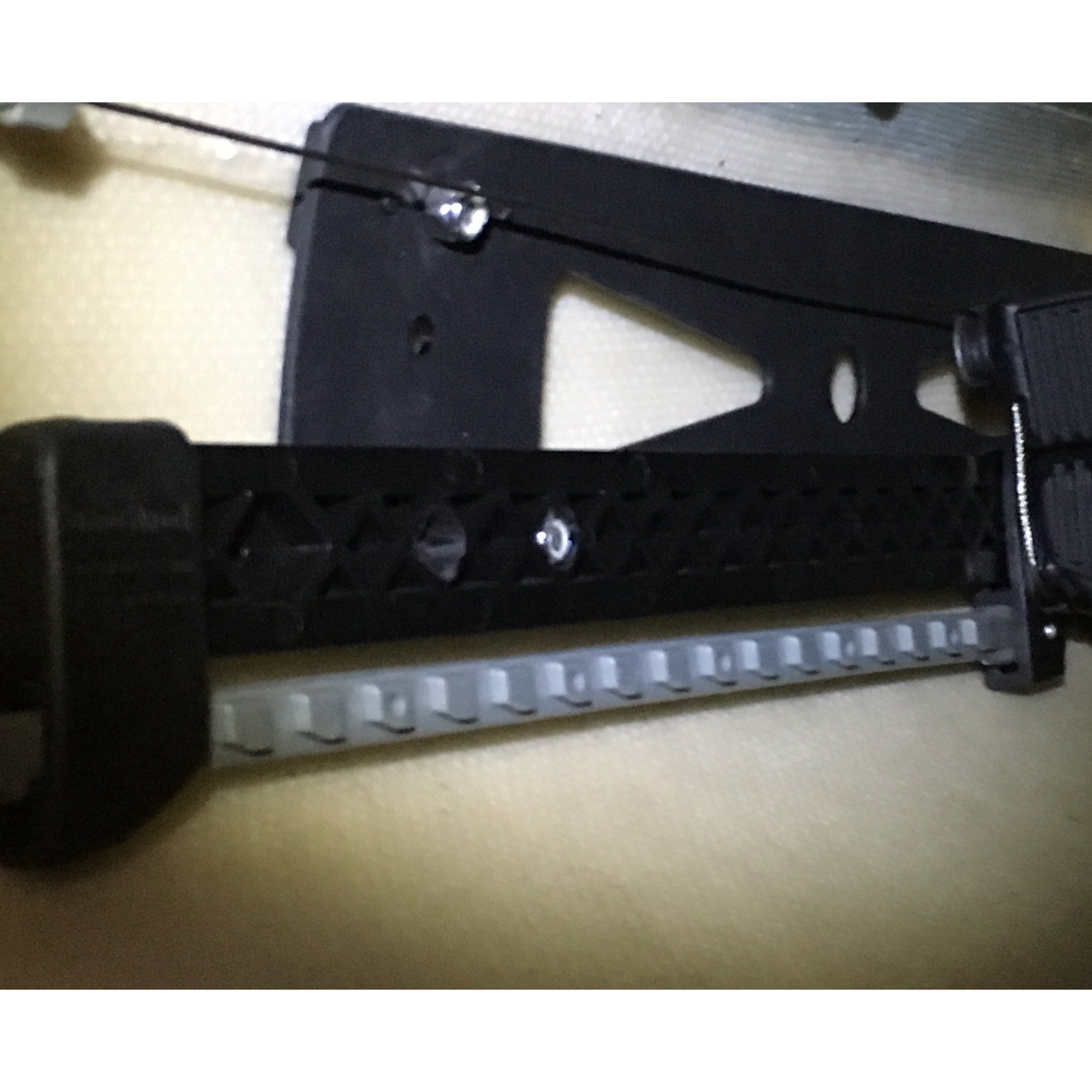 SmartTrack Ruuvi korkeudensäätölevyyn